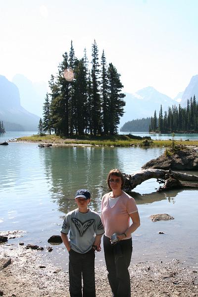Betty und Leo am Spirit Island.jpg